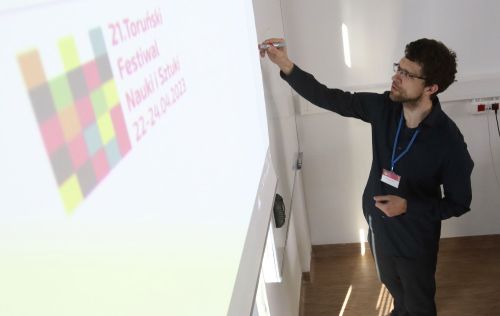 Dzień 3 (24.04.2023, fot. Andrzej Romański, Adam Zakrzewski).  zdjęcie reportażowe z wydarzenia festiwalowego. Kliknij, aby powiększyć zdjęcie