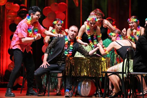 TFNIS 2025 dzień 1 - inauguracja i spektakl muzyczny "Księżniczka Czardasza" w Auli UMK.  [fot. Andrzej Romański] zdjęcie reportażowe z wydarzenia festiwalowego. Kliknij, aby powiększyć zdjęcie