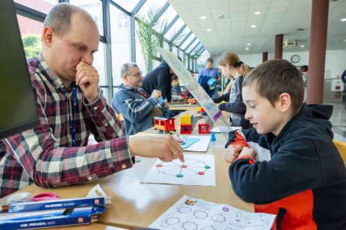 Dzień 2 TFNiS 2026 (25.04.2026).  [fot. Mikołaj Kuras, Andrzej Romański, Adam Zakrzewski] zdjęcie reportażowe z wydarzenia festiwalowego. Kliknij, aby powiększyć zdjęcie