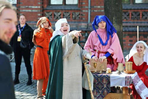 Dzień 2 TFNiS 2026 (25.04.2026).  [fot. Mikołaj Kuras, Andrzej Romański, Adam Zakrzewski] zdjęcie reportażowe z wydarzenia festiwalowego. Kliknij, aby powiększyć zdjęcie