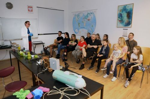 Dzień 2 (23.04.2023, fot. Andrzej Romański, Adam Zakrzewski).  zdjęcie reportażowe z wydarzenia festiwalowego. Kliknij, aby powiększyć zdjęcie