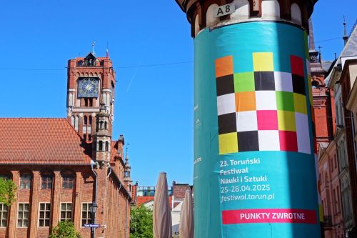 TFNIS 2025 dzień 2 (26.04.2025).  [fot. Mikołaj Kuras, Andrzej Romański, Adam Zakrzewski] zdjęcie reportażowe z wydarzenia festiwalowego. Kliknij, aby powiększyć zdjęcie