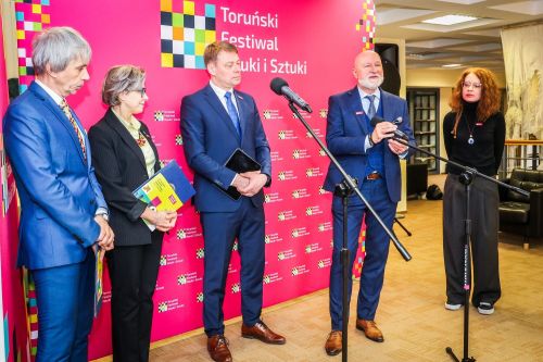 Konferencja prasowa 24. TFNiS 2026 (Biblioteka Uniwersytecka, 9.04.2026).  [fot. Andrzej Romański] zdjęcie reportażowe z wydarzenia festiwalowego. Kliknij, aby powiększyć zdjęcie