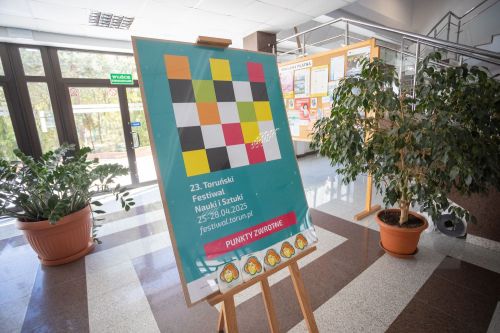 TFNIS 2025 dzień 4 (28.04.2025).  [fot. Mikołaj Kuras, Andrzej Romański, Adam Zakrzewski] zdjęcie reportażowe z wydarzenia festiwalowego. Kliknij, aby powiększyć zdjęcie