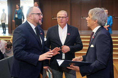 TFNIS 2025 dzień 1 - inauguracja i spektakl muzyczny "Księżniczka Czardasza" w Auli UMK.  [fot. Andrzej Romański] zdjęcie reportażowe z wydarzenia festiwalowego. Kliknij, aby powiększyć zdjęcie