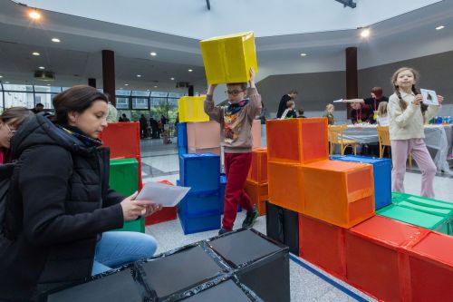 Dzień 2 TFNiS 2026 (25.04.2026).  [fot. Mikołaj Kuras, Andrzej Romański, Adam Zakrzewski] zdjęcie reportażowe z wydarzenia festiwalowego. Kliknij, aby powiększyć zdjęcie