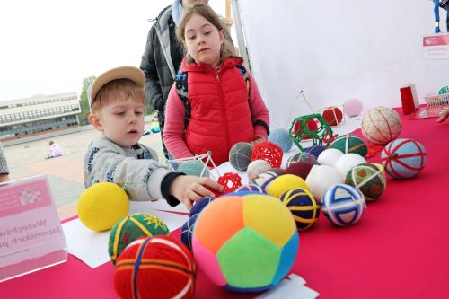 Dzień 3 (24.04.2023, fot. Andrzej Romański, Adam Zakrzewski).  zdjęcie reportażowe z wydarzenia festiwalowego. Kliknij, aby powiększyć zdjęcie