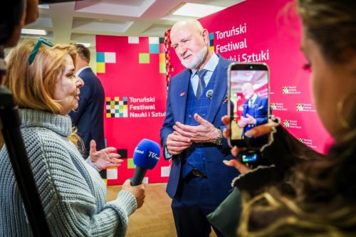 Konferencja prasowa 24. TFNiS 2026 (Biblioteka Uniwersytecka, 9.04.2026).  [fot. Andrzej Romański] zdjęcie reportażowe z wydarzenia festiwalowego. Kliknij, aby powiększyć zdjęcie