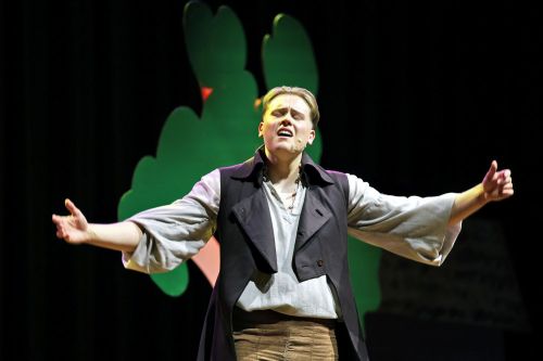 Inauguracja 24. TFNiS oraz spektakl muzyczny "Into The Woods" (Aula UMK, 24.04.2026).  [fot. Andrzej Romański] zdjęcie reportażowe z wydarzenia festiwalowego. Kliknij, aby powiększyć zdjęcie