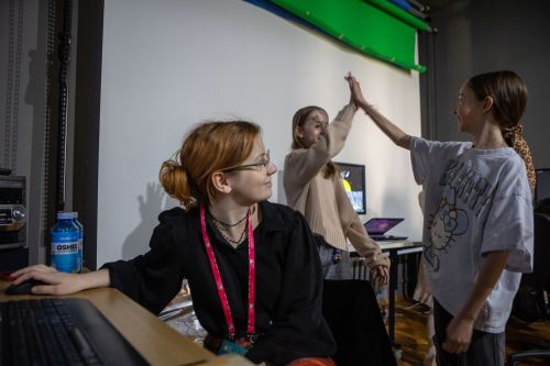 TFNIS 2025 dzień 3 (27.04.2025).  [fot. Mikołaj Kuras, Andrzej Romański, Adam Zakrzewski] zdjęcie reportażowe z wydarzenia festiwalowego. Kliknij, aby powiększyć zdjęcie