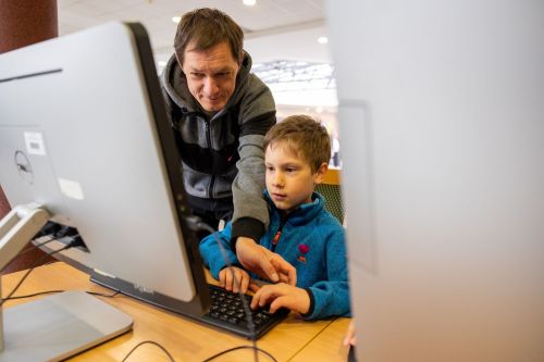 Dzień 2 TFNiS 2026 (25.04.2026).  [fot. Mikołaj Kuras, Andrzej Romański, Adam Zakrzewski] zdjęcie reportażowe z wydarzenia festiwalowego. Kliknij, aby powiększyć zdjęcie