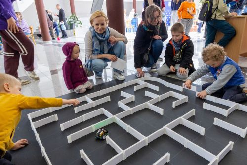 Dzień 2 TFNiS 2026 (25.04.2026).  [fot. Mikołaj Kuras, Andrzej Romański, Adam Zakrzewski] zdjęcie reportażowe z wydarzenia festiwalowego. Kliknij, aby powiększyć zdjęcie