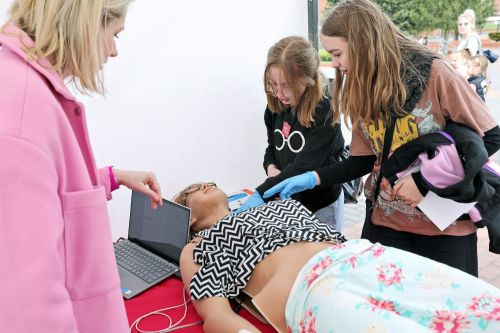 Dzień 3 (24.04.2023, fot. Andrzej Romański, Adam Zakrzewski).  zdjęcie reportażowe z wydarzenia festiwalowego. Kliknij, aby powiększyć zdjęcie