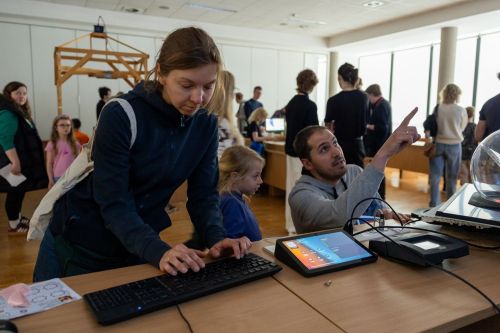 Dzień 2 TFNiS 2026 (25.04.2026).  [fot. Mikołaj Kuras, Andrzej Romański, Adam Zakrzewski] zdjęcie reportażowe z wydarzenia festiwalowego. Kliknij, aby powiększyć zdjęcie