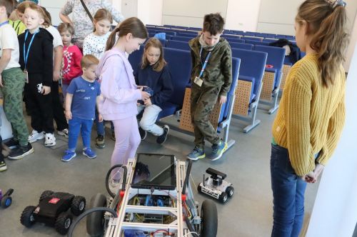 Dzień 4 TFNiS 2026 (27.04.2026).  [fot. Mikołaj Kuras, Andrzej Romański, Adam Zakrzewski] zdjęcie reportażowe z wydarzenia festiwalowego. Kliknij, aby powiększyć zdjęcie