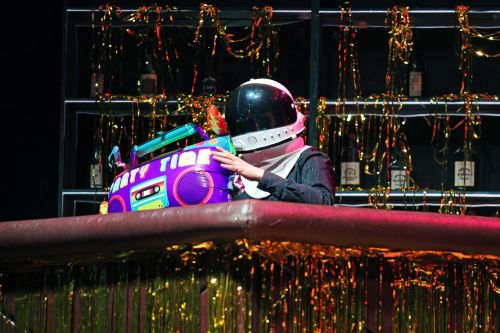 TFNIS 2025 dzień 1 - inauguracja i spektakl muzyczny "Księżniczka Czardasza" w Auli UMK.  [fot. Andrzej Romański] zdjęcie reportażowe z wydarzenia festiwalowego. Kliknij, aby powiększyć zdjęcie