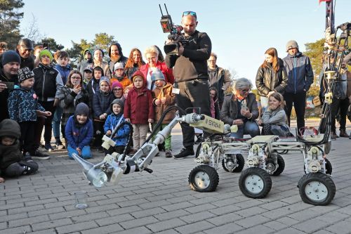 TFNiS 2022 - dzień 1 (22.04.2022).  [fot. Andrzej Romański i Adam Zakrzewski] zdjęcie reportażowe z wydarzenia festiwalowego. Kliknij, aby powiększyć zdjęcie