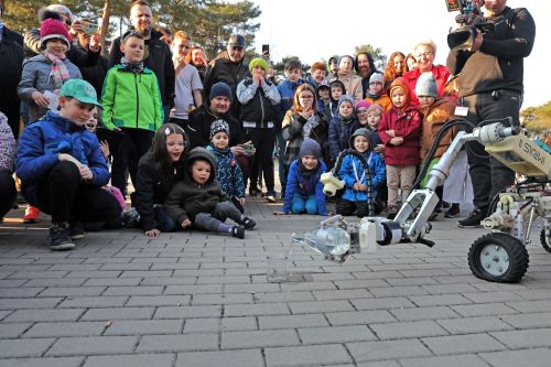 TFNiS 2022 - dzień 1 (22.04.2022).  [fot. Andrzej Romański i Adam Zakrzewski] zdjęcie reportażowe z wydarzenia festiwalowego. Kliknij, aby powiększyć zdjęcie