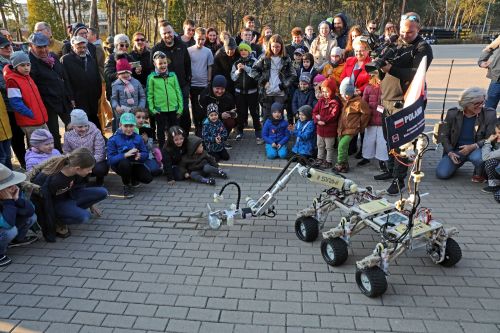 TFNiS 2022 - dzień 1 (22.04.2022).  [fot. Andrzej Romański i Adam Zakrzewski] zdjęcie reportażowe z wydarzenia festiwalowego. Kliknij, aby powiększyć zdjęcie