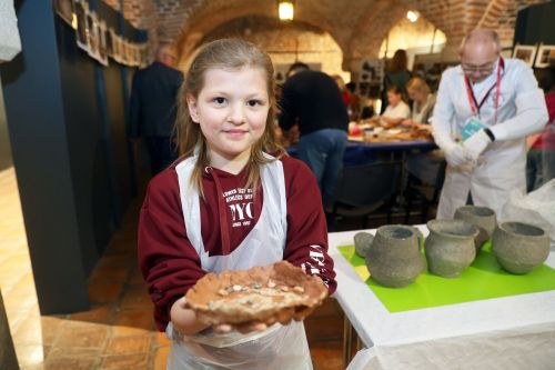 TFNIS 2025 dzień 2 (26.04.2025).  [fot. Mikołaj Kuras, Andrzej Romański, Adam Zakrzewski] zdjęcie reportażowe z wydarzenia festiwalowego. Kliknij, aby powiększyć zdjęcie