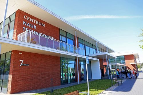TFNIS 2025 dzień 4 (28.04.2025).  [fot. Mikołaj Kuras, Andrzej Romański, Adam Zakrzewski] zdjęcie reportażowe z wydarzenia festiwalowego. Kliknij, aby powiększyć zdjęcie