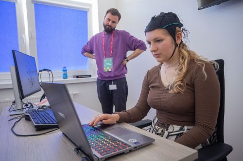 TFNIS 2025 dzień 4 (28.04.2025).  [fot. Mikołaj Kuras, Andrzej Romański, Adam Zakrzewski] zdjęcie reportażowe z wydarzenia festiwalowego. Kliknij, aby powiększyć zdjęcie