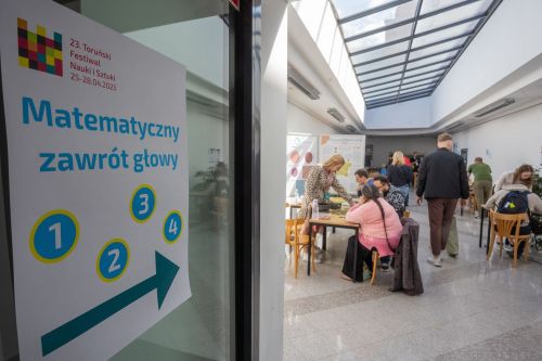 TFNIS 2025 dzień 2 (26.04.2025).  [fot. Mikołaj Kuras, Andrzej Romański, Adam Zakrzewski] zdjęcie reportażowe z wydarzenia festiwalowego. Kliknij, aby powiększyć zdjęcie