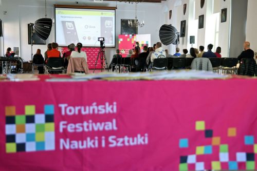 Dzień 3 TFNiS 2026 (26.04.2026).  [fot. Mikołaj Kuras, Andrzej Romański, Adam Zakrzewski] zdjęcie reportażowe z wydarzenia festiwalowego. Kliknij, aby powiększyć zdjęcie