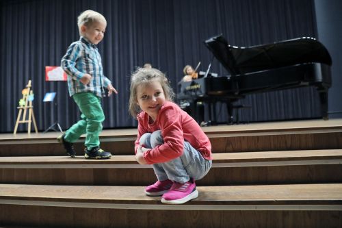 TFNiS dzień 1 (22.04.2023, fot. Andrzej Romański, Adam Zakrzewski).  zdjęcie reportażowe z wydarzenia festiwalowego. Kliknij, aby powiększyć zdjęcie