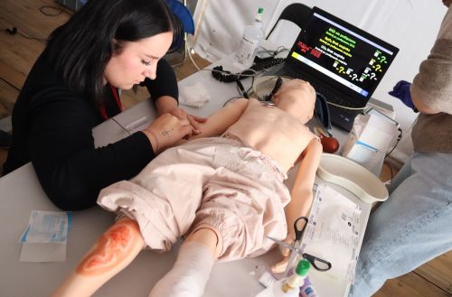 TFNIS 2025 dzień 3 (27.04.2025).  [fot. Mikołaj Kuras, Andrzej Romański, Adam Zakrzewski] zdjęcie reportażowe z wydarzenia festiwalowego. Kliknij, aby powiększyć zdjęcie