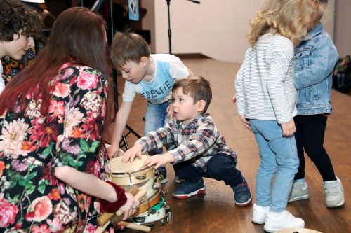 TFNiS dzień 1 (22.04.2023, fot. Andrzej Romański, Adam Zakrzewski).  zdjęcie reportażowe z wydarzenia festiwalowego. Kliknij, aby powiększyć zdjęcie