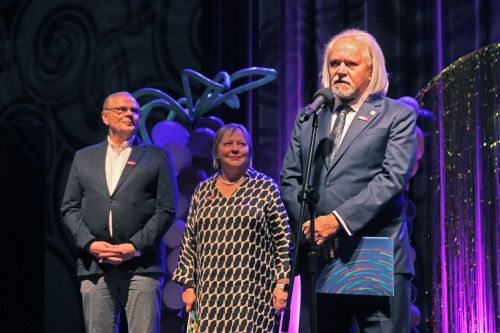 TFNIS 2025 dzień 1 - inauguracja i spektakl muzyczny "Księżniczka Czardasza" w Auli UMK.  [fot. Andrzej Romański] zdjęcie reportażowe z wydarzenia festiwalowego. Kliknij, aby powiększyć zdjęcie