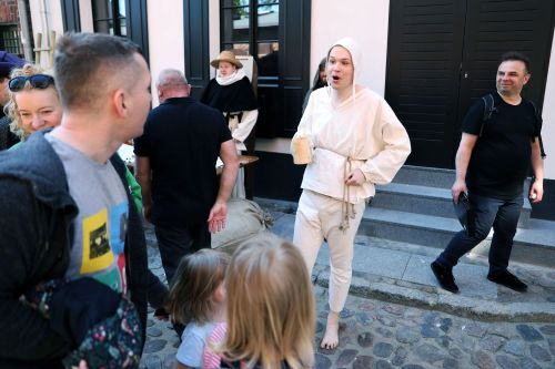 TFNiS dzień 1 (22.04.2023, fot. Andrzej Romański, Adam Zakrzewski).  zdjęcie reportażowe z wydarzenia festiwalowego. Kliknij, aby powiększyć zdjęcie