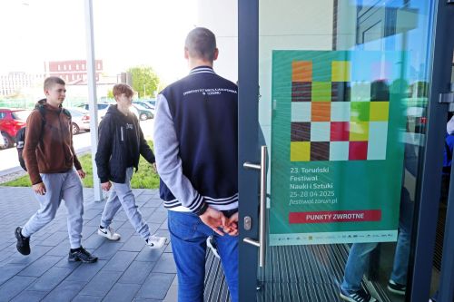 TFNIS 2025 dzień 4 (28.04.2025).  [fot. Mikołaj Kuras, Andrzej Romański, Adam Zakrzewski] zdjęcie reportażowe z wydarzenia festiwalowego. Kliknij, aby powiększyć zdjęcie