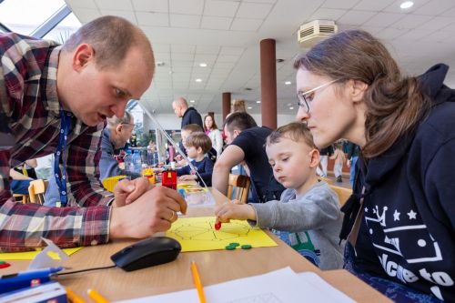 Dzień 2 TFNiS 2026 (25.04.2026).  [fot. Mikołaj Kuras, Andrzej Romański, Adam Zakrzewski] zdjęcie reportażowe z wydarzenia festiwalowego. Kliknij, aby powiększyć zdjęcie