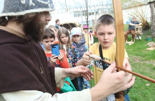 Dzień 3 (24.04.2023, fot. Andrzej Romański, Adam Zakrzewski).  zdjęcie reportażowe z wydarzenia festiwalowego. Kliknij, aby powiększyć zdjęcie