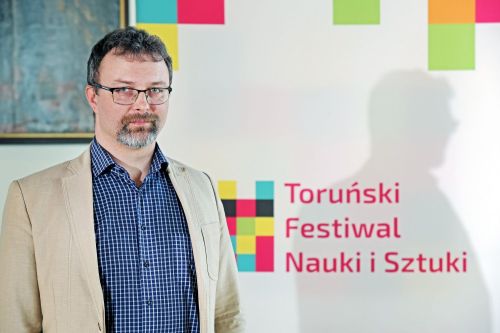 TFNIS 2025 dzień 2 (26.04.2025).  [fot. Mikołaj Kuras, Andrzej Romański, Adam Zakrzewski] zdjęcie reportażowe z wydarzenia festiwalowego. Kliknij, aby powiększyć zdjęcie