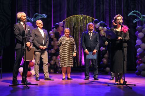 TFNIS 2025 dzień 1 - inauguracja i spektakl muzyczny "Księżniczka Czardasza" w Auli UMK.  [fot. Andrzej Romański] zdjęcie reportażowe z wydarzenia festiwalowego. Kliknij, aby powiększyć zdjęcie