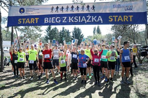 Dzień 2 (23.04.2023, fot. Andrzej Romański, Adam Zakrzewski).  zdjęcie reportażowe z wydarzenia festiwalowego. Kliknij, aby powiększyć zdjęcie
