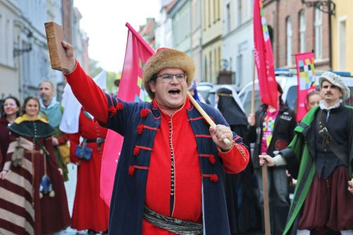 Dzień 2 TFNiS 2026 (25.04.2026).  [fot. Mikołaj Kuras, Andrzej Romański, Adam Zakrzewski] zdjęcie reportażowe z wydarzenia festiwalowego. Kliknij, aby powiększyć zdjęcie
