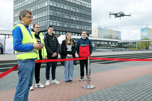 TFNiS 2022 - dzień 1 (22.04.2022).  [fot. Andrzej Romański i Adam Zakrzewski] zdjęcie reportażowe z wydarzenia festiwalowego. Kliknij, aby powiększyć zdjęcie