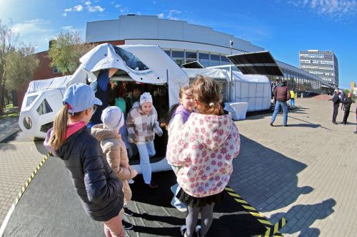 Dzień 4 TFNiS 2026 (27.04.2026).  [fot. Mikołaj Kuras, Andrzej Romański, Adam Zakrzewski] zdjęcie reportażowe z wydarzenia festiwalowego. Kliknij, aby powiększyć zdjęcie