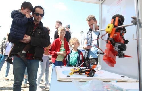 Dzień 2 (23.04.2023, fot. Andrzej Romański, Adam Zakrzewski).  zdjęcie reportażowe z wydarzenia festiwalowego. Kliknij, aby powiększyć zdjęcie