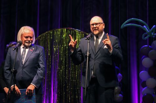 TFNIS 2025 dzień 1 - inauguracja i spektakl muzyczny "Księżniczka Czardasza" w Auli UMK.  [fot. Andrzej Romański] zdjęcie reportażowe z wydarzenia festiwalowego. Kliknij, aby powiększyć zdjęcie