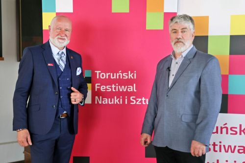 Dzień 2 TFNiS 2026 (25.04.2026).  [fot. Mikołaj Kuras, Andrzej Romański, Adam Zakrzewski] zdjęcie reportażowe z wydarzenia festiwalowego. Kliknij, aby powiększyć zdjęcie