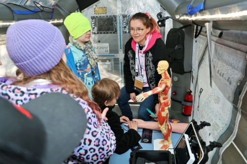 Dzień 4 TFNiS 2026 (27.04.2026).  [fot. Mikołaj Kuras, Andrzej Romański, Adam Zakrzewski] zdjęcie reportażowe z wydarzenia festiwalowego. Kliknij, aby powiększyć zdjęcie