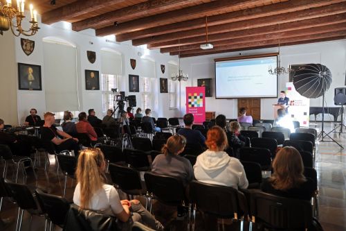 TFNIS 2025 dzień 2 (26.04.2025).  [fot. Mikołaj Kuras, Andrzej Romański, Adam Zakrzewski] zdjęcie reportażowe z wydarzenia festiwalowego. Kliknij, aby powiększyć zdjęcie
