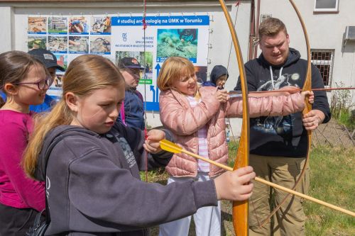 Dzień 4 TFNiS 2026 (27.04.2026).  [fot. Mikołaj Kuras, Andrzej Romański, Adam Zakrzewski] zdjęcie reportażowe z wydarzenia festiwalowego. Kliknij, aby powiększyć zdjęcie