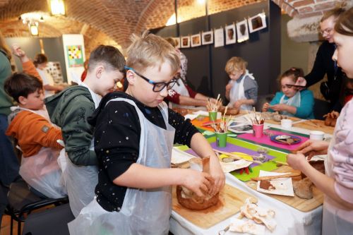 TFNIS 2025 dzień 2 (26.04.2025).  [fot. Mikołaj Kuras, Andrzej Romański, Adam Zakrzewski] zdjęcie reportażowe z wydarzenia festiwalowego. Kliknij, aby powiększyć zdjęcie