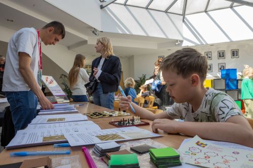 TFNIS 2025 dzień 2 (26.04.2025).  [fot. Mikołaj Kuras, Andrzej Romański, Adam Zakrzewski] zdjęcie reportażowe z wydarzenia festiwalowego. Kliknij, aby powiększyć zdjęcie